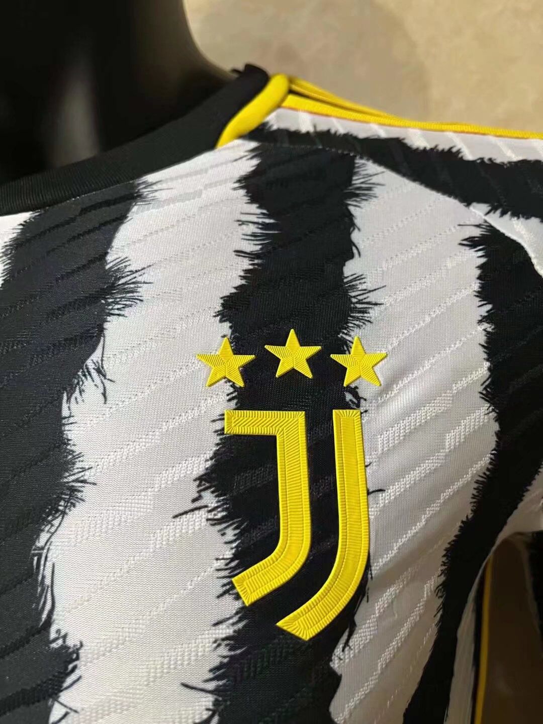 Camisola Juventus Principal Versão Jogador 23/24